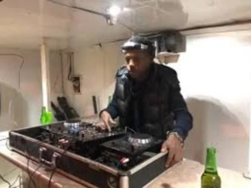 Thackzindj, Dance Like Paper (amapiano), mp3, download, datafilehost, fakaza, Afro House, Afro House 2019, Afro House Mix, Afro House Music, Afro Tech, House Music, Amapiano, Amapiano Songs, Amapiano Music