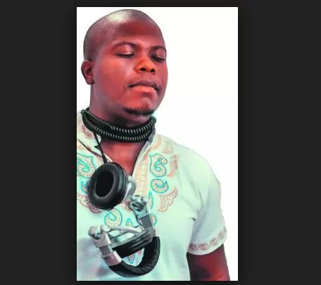Rabs Vhafuwi, Hands Off (Main Mix), mp3, download, datafilehost, fakaza, Afro House, Afro House 2019, Afro House Mix, Afro House Music, Afro Tech, House Music
