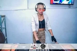Leshka, Amapiano Queen Vol 6, mp3, download, datafilehost, fakaza, Afro House, Afro House 2019, Afro House Mix, Afro House Music, Afro Tech, House Music, Amapiano, Amapiano Songs, Amapiano Music