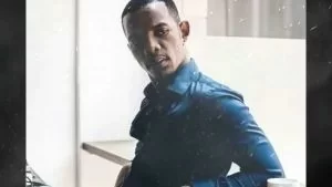 Zakes Bantwini, Girl In The Mirror,Skye Wanda, mp3, download, datafilehost, toxicwap, fakaza, Afro House, Afro House 2021, Afro House Mix, Afro House Music, Afro Tech, House Music